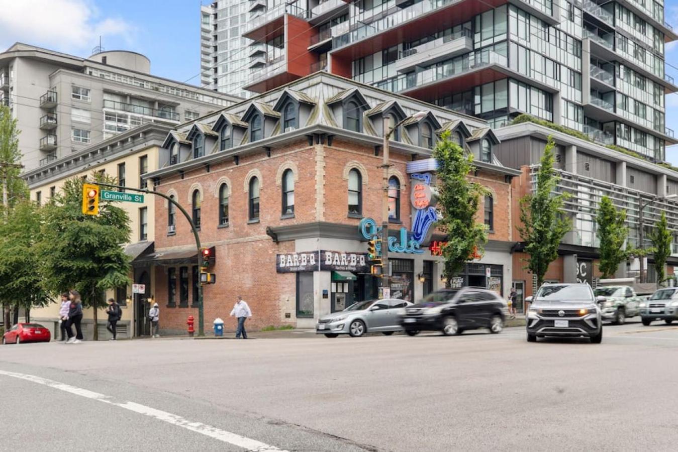 Top Floor Unit On Granville Strip Yaletown Area バンクーバー エクステリア 写真